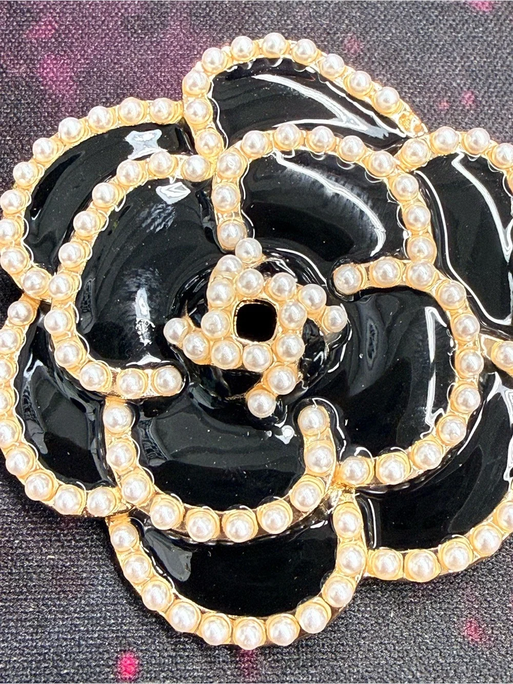 Fashion Jewelry Black and Gold Rhinestone Flower Brooch